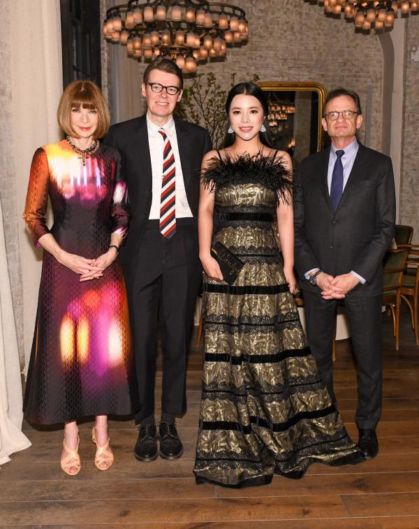 余晚晚與Anna Wintour舉辦晚宴 共啟大都會博物館新篇章