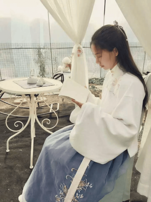 杭州小仙女是誰？爆改200平米荒地造出絕美秘密花園