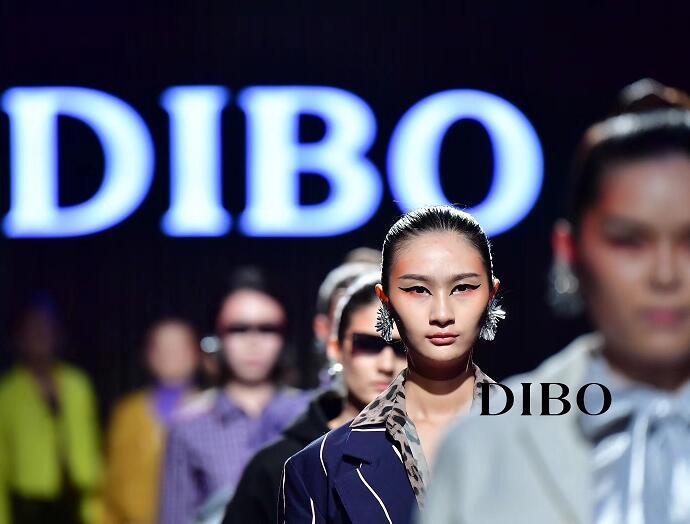 碲鉑鞋業新品牌DIBO MANNER發布“梵心·律動”主題2019春夏新品系列