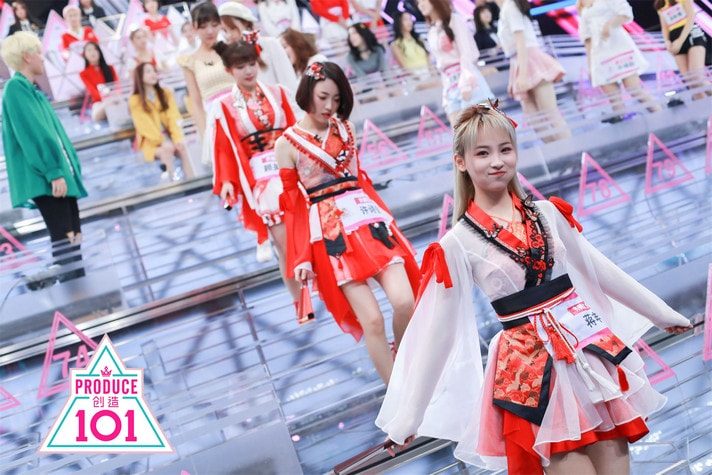 《創造101》總決賽落下帷幕 101個女孩全部回歸舞臺表演主題曲