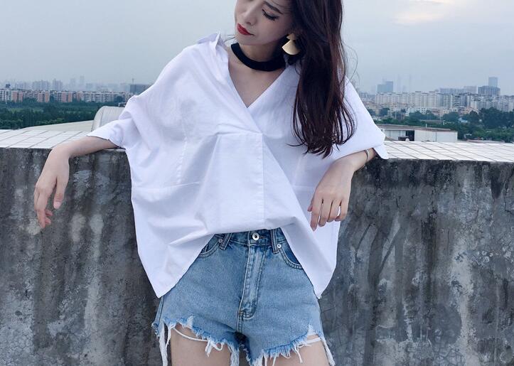 炎熱的夏天襯衫要如何搭配才清爽又時髦 夏季女生襯衫搭配攻略