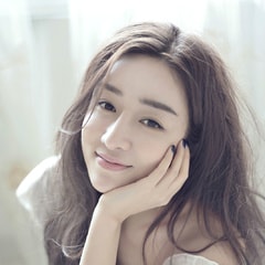 何艷
