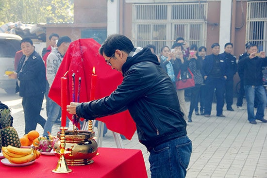http://www.fjsenfa.cn/pics/default/download/1229ced2e4b3b17172e851ca7db3942d.jpg