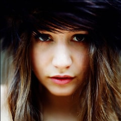 -飾茜爾/Cire簡介蠟燭姑娘伊茲婭·海格林/Iz?a Higelin、Nicole Provost
