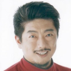 -飾克克魯的爸爸石井康嗣、李銚