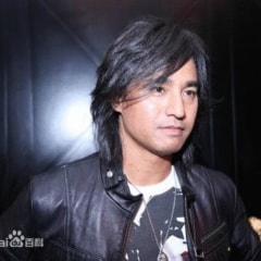 尤秋興