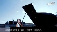 身在他鄉，志在遠方，曲婉婷沙灘陽光下彈唱《愛的海洋》執著堅定