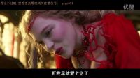這個怪獸在經過池水浸泡后，瞬間變成人類，震撼的視聽效果