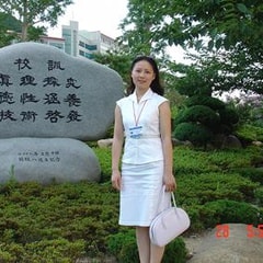 何茜