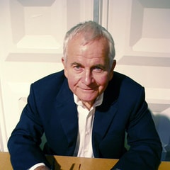 伊安·霍姆Ian Holm