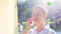 被美女倒追，他卻不屑的對著美女吐口水！