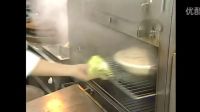 大師裝成食客點了一碗白飯一份高翅湯，結果廚師不按菜單出菜