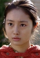 忽那汐里（幼少期：高木彩那 飾）