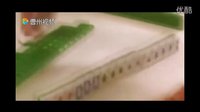 周星馳和王晶打麻將,王晶趁星爺上廁所偷看牌,還好星爺早有防備