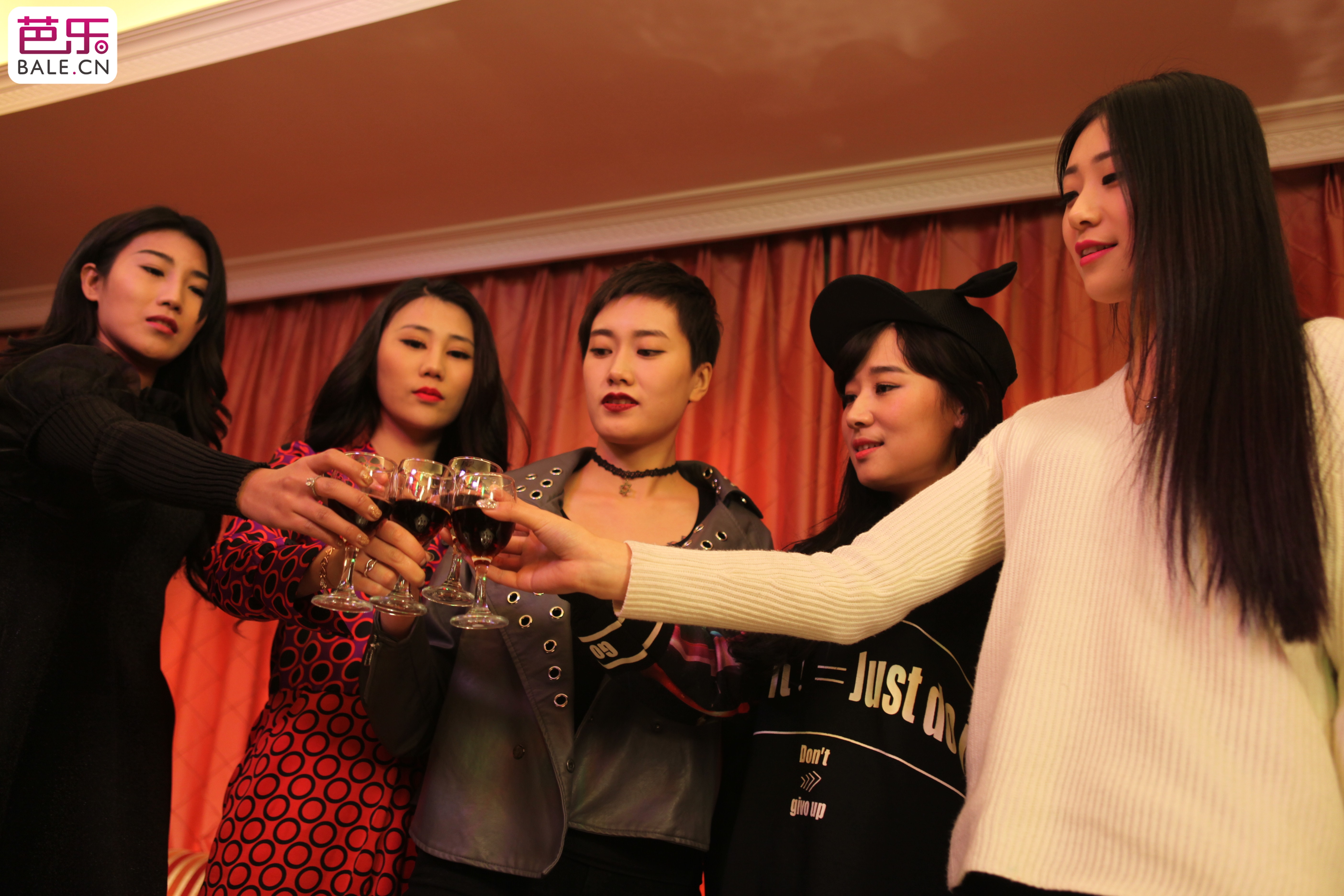 http://www.fjsenfa.cn/pics/default/download/63f7d6feb23adb68da82694f1ef2af13.jpg