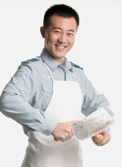 王磊?