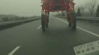 看看這是什么呀？開了這么多年車第一次見這種怪物