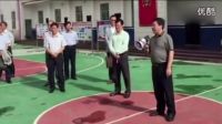實(shí)拍江西一縣委書(shū)記怒斥多名局長(zhǎng)： 站沒(méi)站相坐沒(méi)坐相_標(biāo)清