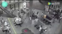 美國一監獄打架場面火爆，3名獄警和20名囚犯受傷