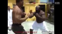 “街頭霸王”金波的一場街頭野架、暴力血腥的場面。