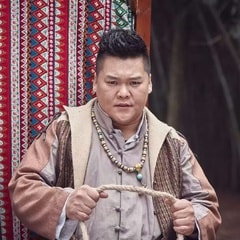 李龍