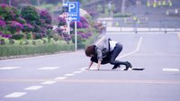《幸福歸來》幼薇養(yǎng)母裝病騙取證據(jù) 終為救兩女遭遇車禍