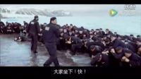 把100多個囚犯放在荒島上，手銬解開那一刻