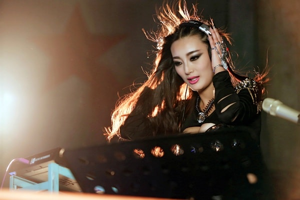 http://www.fjsenfa.cn/pics/default/download/abb61fbaa49bb16a093f6472b0d9732b.jpg