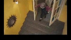 花絮之美女勇闖毒蛇關