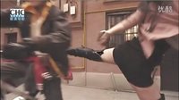 女殺手機(jī)械腿電擊自行車郵遞員