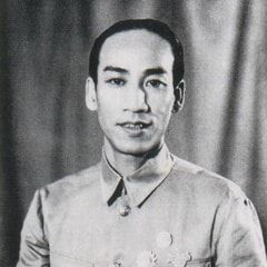 關德興