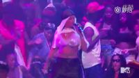 OMG！Rihanna再返VMA現場串燒熱單Rude Boy、What's My Name和Work！！全場已經被日日掀翻了好么！！這舞蹈團夠龐大！