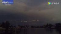 實拍暴風雨天氣閃電穿過天空 線條跳動好似心電圖_標清