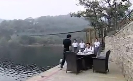 《警中英雄》連續(xù)劇截圖