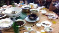 彪悍女拒絕“交杯酒”，帥鍋男拼老命牽紅線