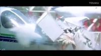 成龍電影《特務迷城》成龍騎摩托車把一架飛機撞翻了rf0