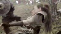 兩位美女抵擋住了一群敵人的猛烈攻擊，關(guān)鍵可以發(fā)大招啊