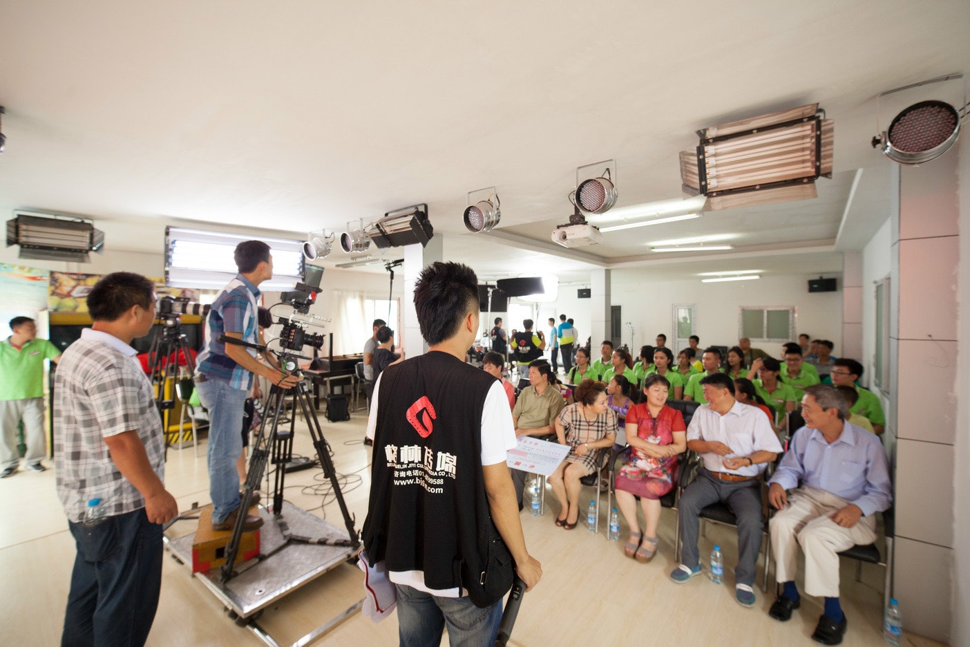 http://www.fjsenfa.cn/pics/default/download/f47aa949d283d132edc1dea6595e72e0.jpg