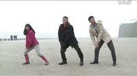 李光潔、馬蘇帶領《團圓飯》劇組大跳騎馬舞