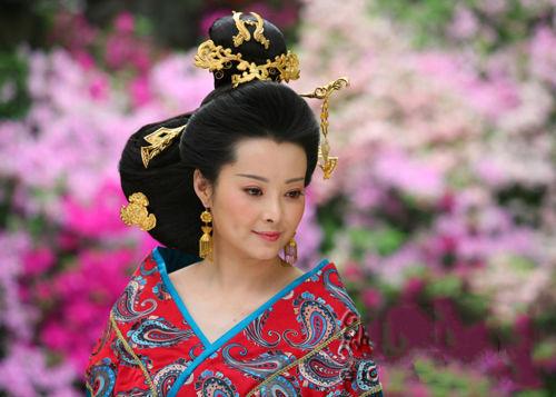 母儀天下  各版海報及人物關(guān)系圖