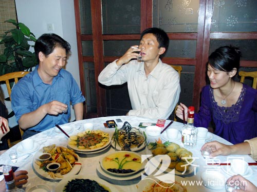 http://www.fjsenfa.cn/pics/default/download/fbc4a92ef0769b77aedb9b4491913e45.jpg