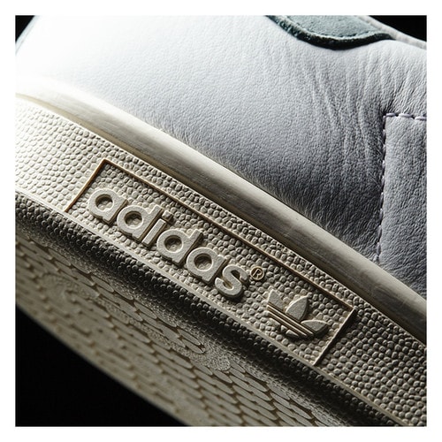 adidas/阿迪達斯 男士字母logo浮雕裝飾真皮運動鞋 VS