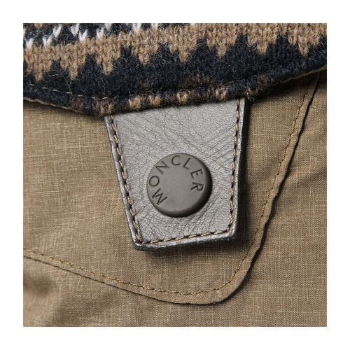 Moncler/蒙克萊 男士外套 尼龍混紡原毛拼接設(shè)計復(fù)古印花男士羽絨馬甲