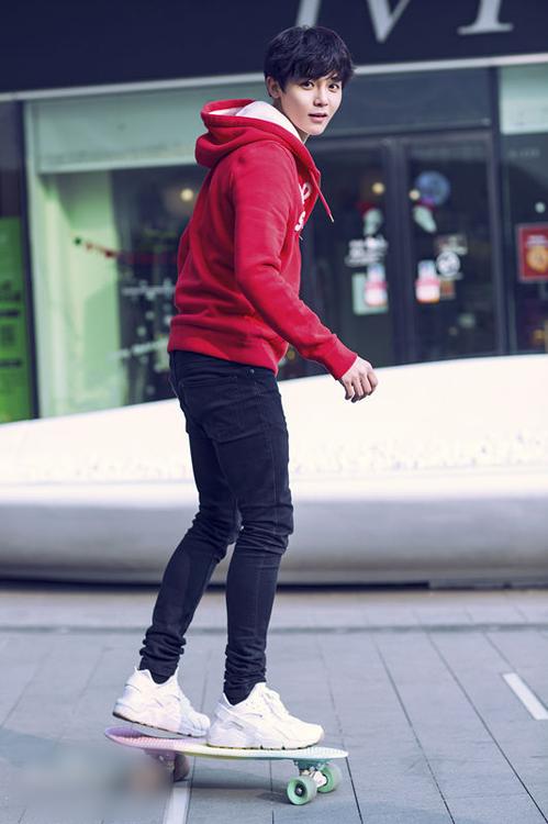 http://www.fjsenfa.cn/pics/star/pic/0a8edd49038dd47d3da1a979285f3344.jpg