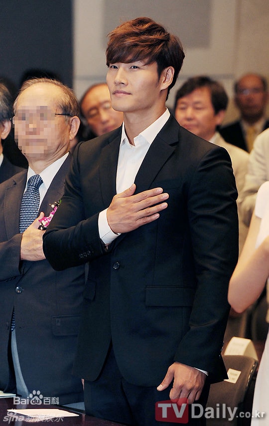 http://www.fjsenfa.cn/pics/star/pic/0bfbbb3ad6b44e5276da86a8dfc1aec4.jpg