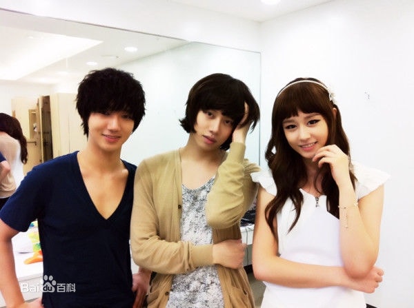 http://www.fjsenfa.cn/pics/star/pic/0e3ee40163f4caf4d9bcf1048829098d.jpg