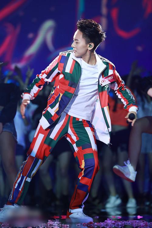 http://www.fjsenfa.cn/pics/star/pic/4290f6fec223fb419633a3ccf82faa59.jpg