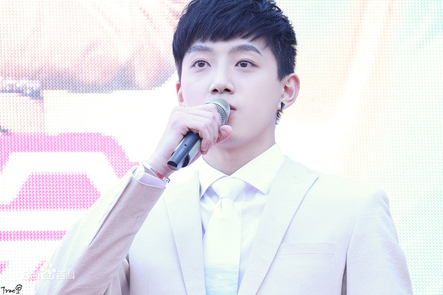 http://www.fjsenfa.cn/pics/star/pic/510bddebc0a57f17e1e724c61c07189f.jpg