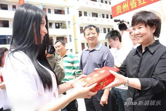 http://www.fjsenfa.cn/pics/star/pic/8cd0fbe366fc7013d366f1b6b7cbe1c8.jpg