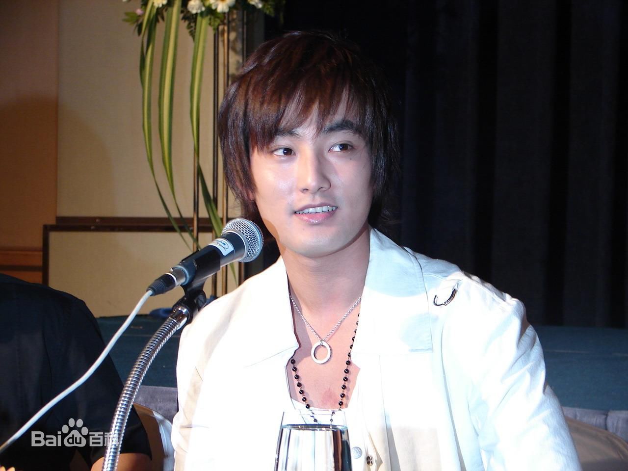 http://www.fjsenfa.cn/pics/star/pic/a19a8fb5b9f3a010013935089075ddc6.jpg